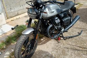 Moto Guzzi V7 IV Stone 850