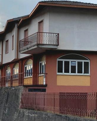 Casa con box di 120 mq e giardino di 300 mq