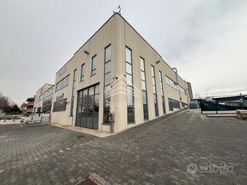 Posizione strategia e ampi spazi versatili