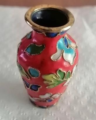 Piccolo vaso in ottone cloisonne'