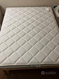 Materasso matrimoniale ergonomico come nuovo
