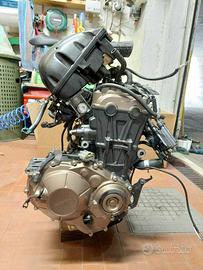 Motore CBR650F 12.000  km + altri pezzi 