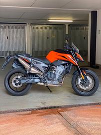 KTM Duke 790 Tech Pack completo - 2024