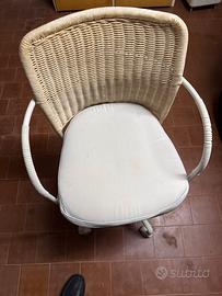 Sedia bianca modello IKEA