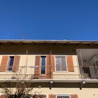 Luminosissimo primo piano con due garages