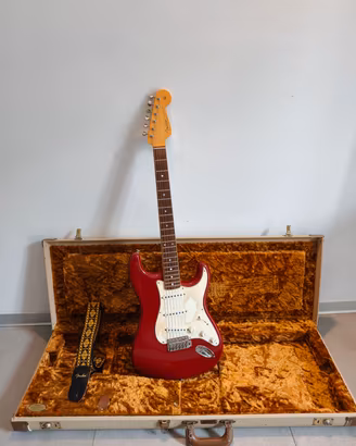 Fender Stratocaster Eric Johnson Dakota Red