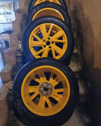 4 cerchi, compreso le gomme 