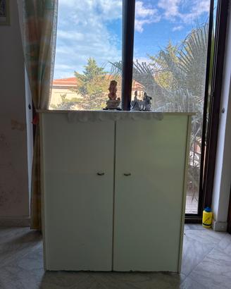 Mobiletto a lettino salvaspazio