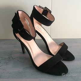 Sandali neri eleganti