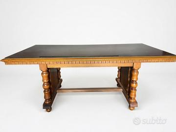 Tavolo in legno noce con top in vetro