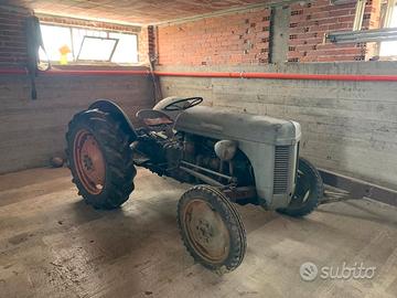 Trattore d'epoca Ferguson TEF anni 50. DIESEL