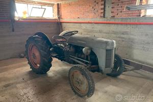 Trattore d'epoca Ferguson TEF anni 50. DIESEL
