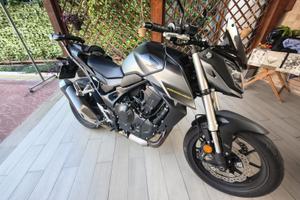 Honda hornet 750 2024 in garanzia