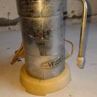 MACCHINA DA CAFFE'. Pezzo per collezionisti.