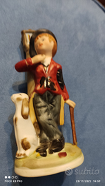 Ragazzino sotto il lampione col cane