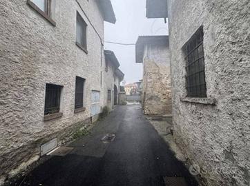 Immobile in asta di 102 m² con più di 5 locali a T
