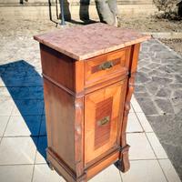 comodino antico con marmo 