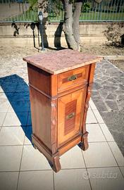 comodino antico con marmo 