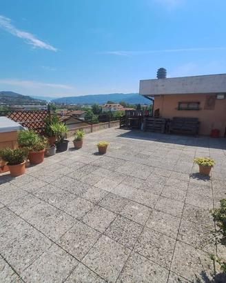 Appartamento di 110 m² con più di 5 locali a Monte