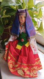 Bambola vintage Magis abbigliata regione Sicilia 