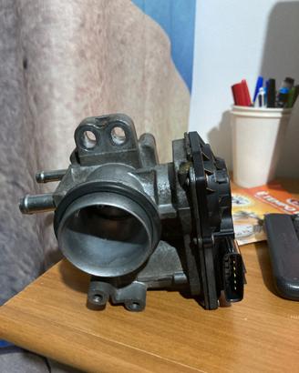 Corpo farfallato  Toyota Yaris serie 13 benzina  a