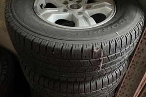Set 4 gomme PIRELLI con cerchi X Kia Sorento