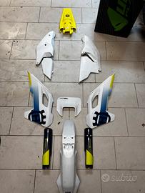 Kit plastiche husqvarna 2024 originali