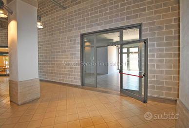 Torrita di Siena (SI), fondo commerciale di recent