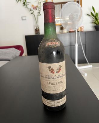 Bottiglia di Vino Nobile di Montepulciano Fassati