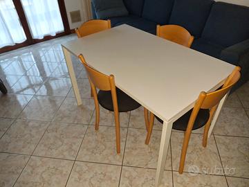 tavolo con 4 sedie
