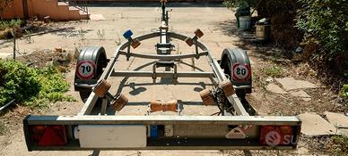 rimorchio porta barca