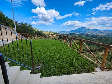 Bilocale a 11 km da Ascoli con piccolo giardino