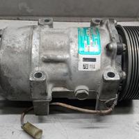 COMPRESSORE ARIA CONDIZIONATA VOLVO truckFL7 usato