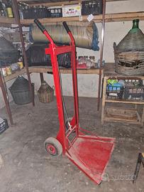 CARRELLO ALZA/SOLLEVA DAMIGIANE