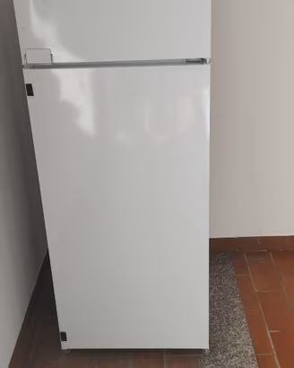 FRIGORIFERO COMBINATO DA INCASSO MARCA ELECTROLUX