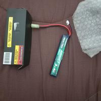 batteria con caricatore 