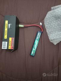batteria con caricatore 