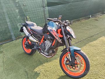 KTM duke 980R 