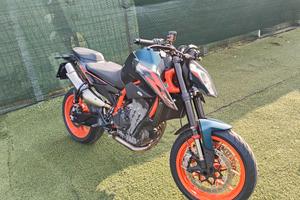 KTM duke 980R 