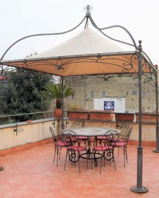 Gazebo in ferro battuto a mano. 3x3 metri
