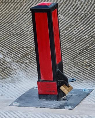 paletto per posto auto 