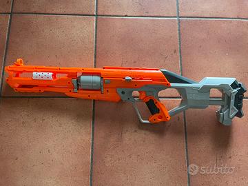 Fucile Nerf ACCUSTRIKE Alphahawk dardi