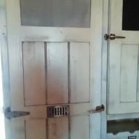mobile cantina con mensole per vini stile country