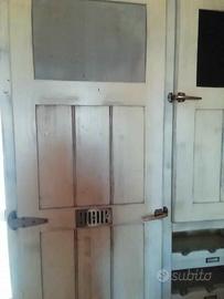 mobile cantina con mensole per vini stile country