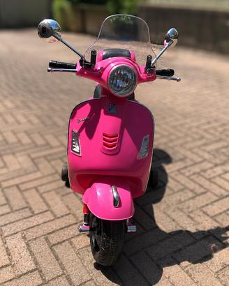 Vespa elettrica per bambina rosa