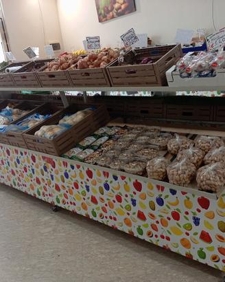 scaffali per esposizione di frutta e verdura 