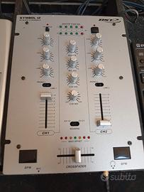 mixer DJ 
