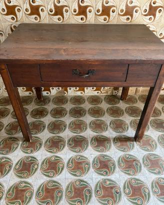 Tavolo in legno della nonna