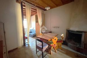 2 LOCALI A MONTE COMPATRI
