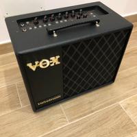 Amplificatore marca Vox per chitarra elettrica